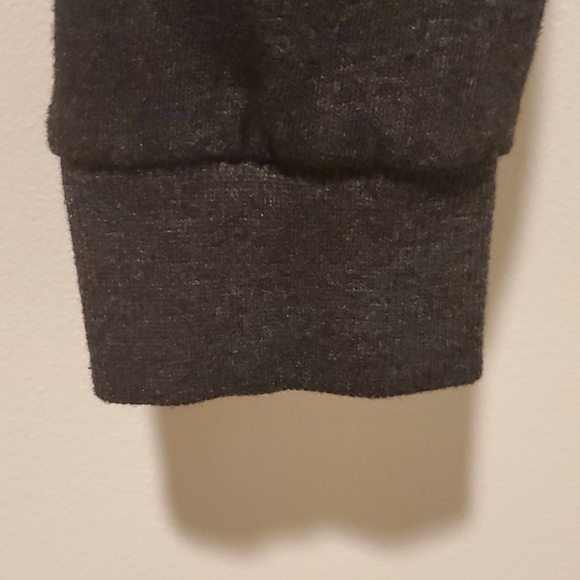 H&M | DIVIDED CROP TOP HOODIE - Picture 4 of 8